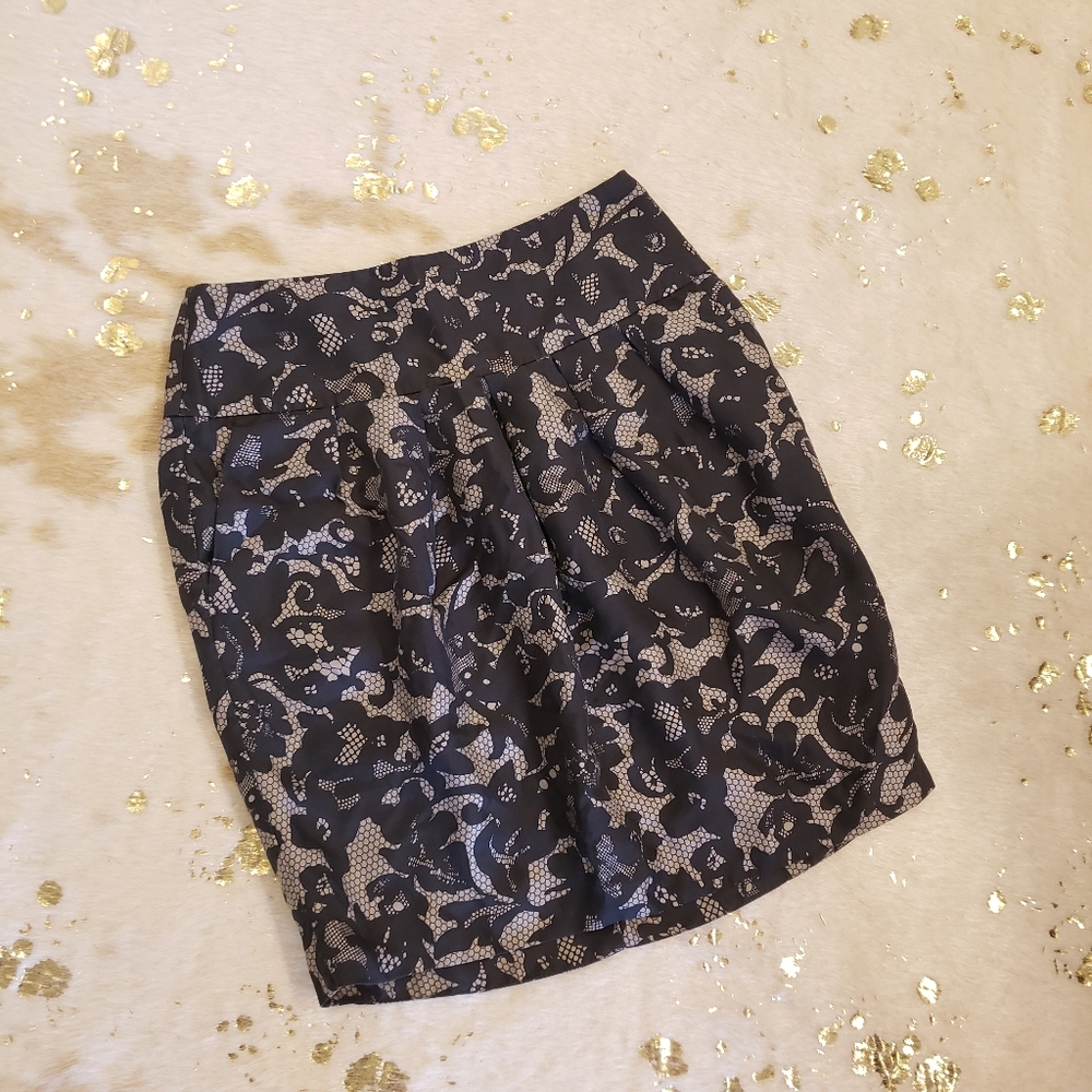 Banana Republic 2 Silk Lace Pattern Mini Skirt